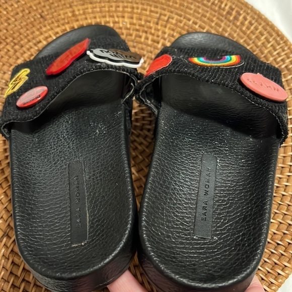 Zara slides - Picture 5 of 6